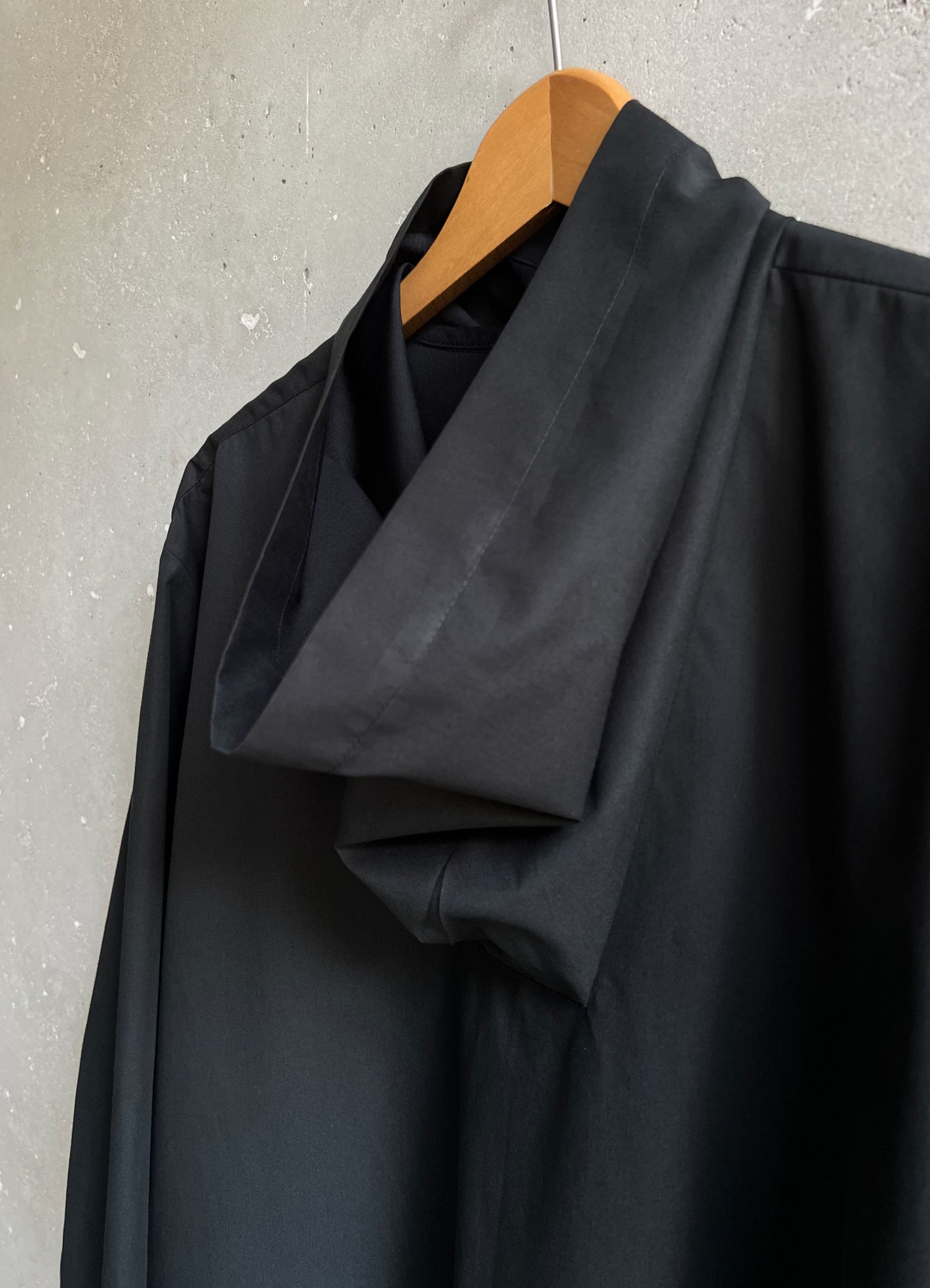 Funnel neck smock black