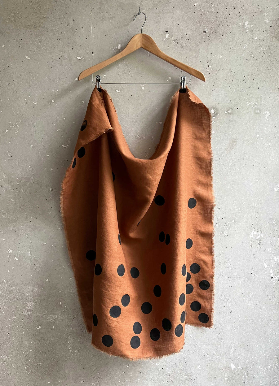Odd Dot scarf rust brown