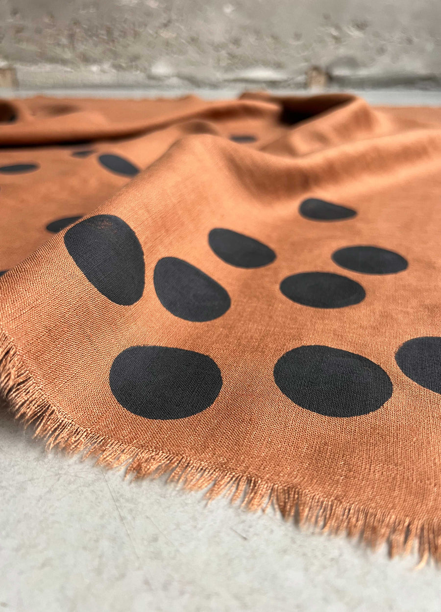 Odd Dot scarf rust brown